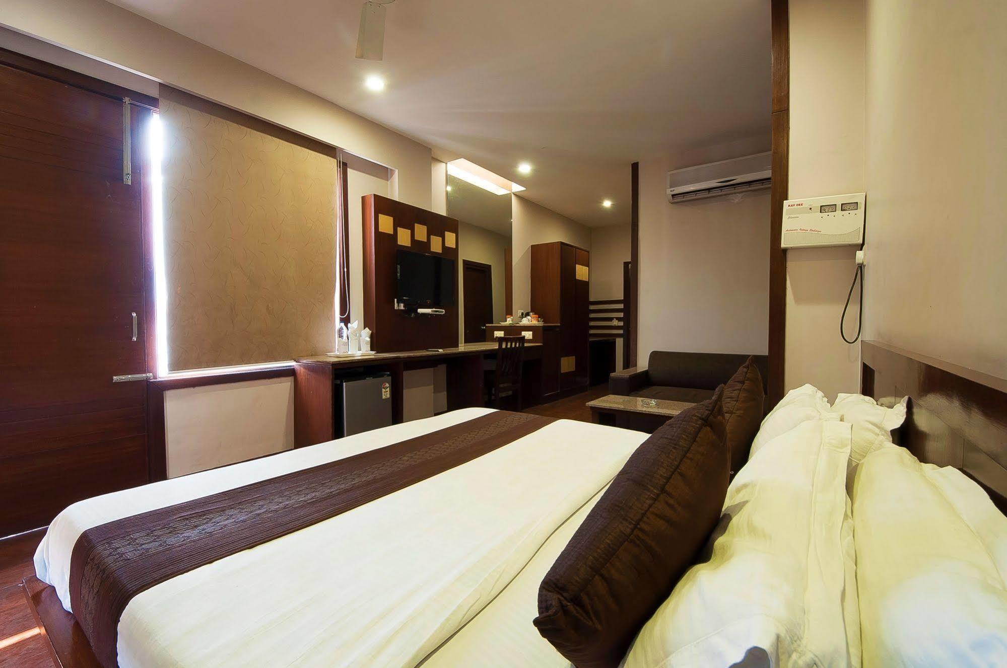 Fabhotel Basera Amritszár Kültér fotó