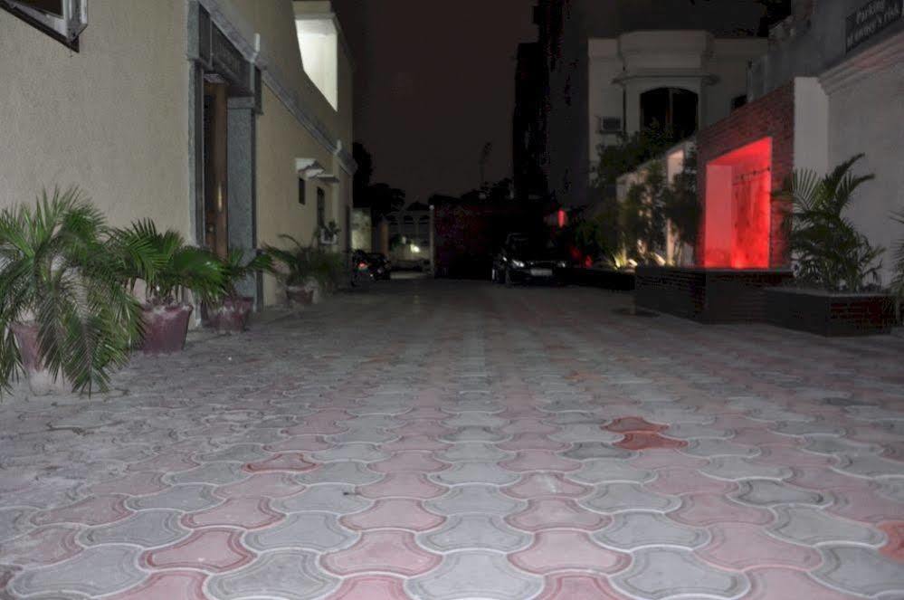 Fabhotel Basera Amritszár Kültér fotó